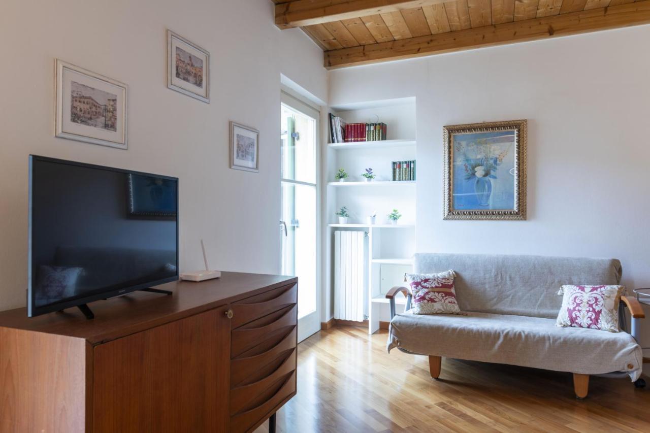 Piccolo Bijou Apartment Verona Bagian luar foto